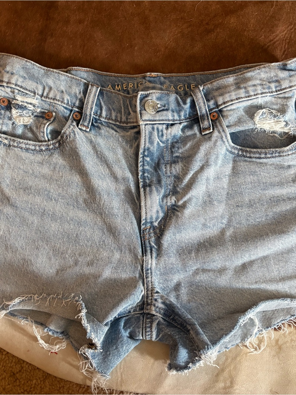 American Eagle Light Wash Distressed Stretch Denim Shorts Size 4